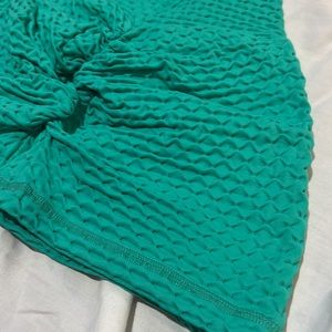 Tahira Scrunch butt shorts mint